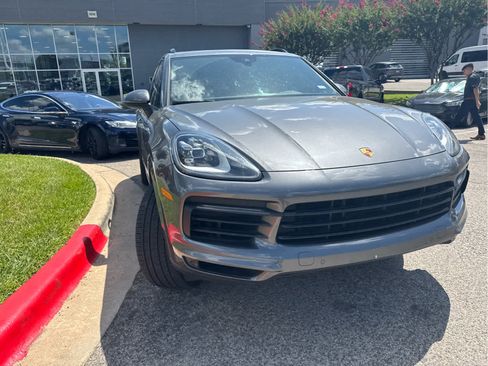 Used 2019 Porsche Cayenne AWD/4WD image 3
