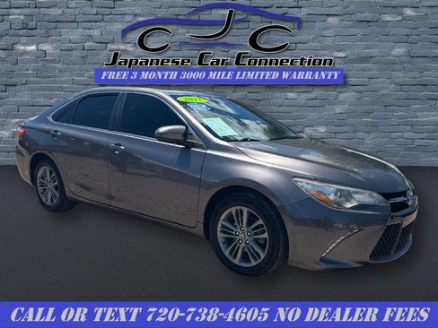 Used 2017 Toyota Camry SE w/ Moonroof Package FWD image 9