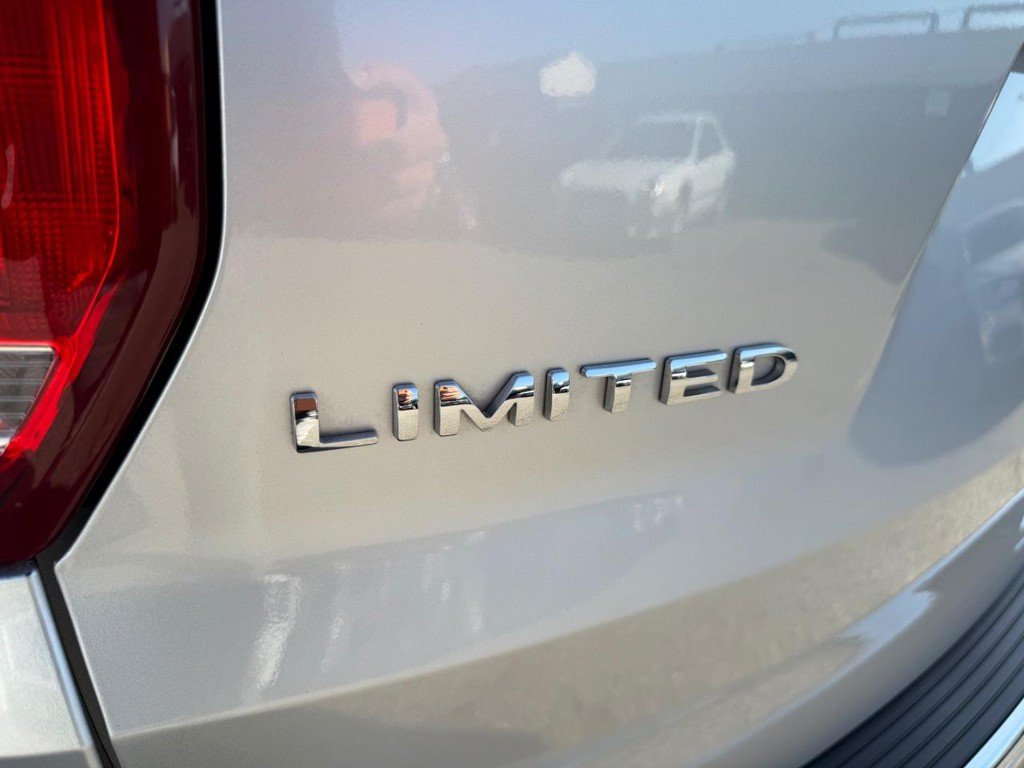Used 2018 Ford Explorer Limited w/ Ford Safe & Smart Package FWD image 56