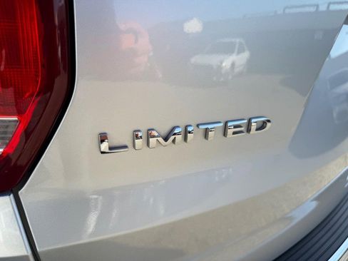 Used 2018 Ford Explorer Limited w/ Ford Safe & Smart Package image 56