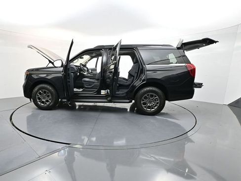 New 2025 Ford Expedition Active image 37