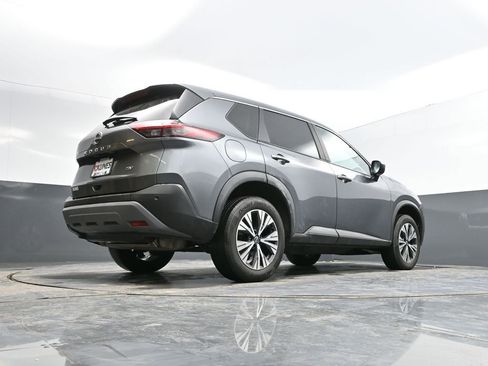 Used 2023 Nissan Rogue SV image 39