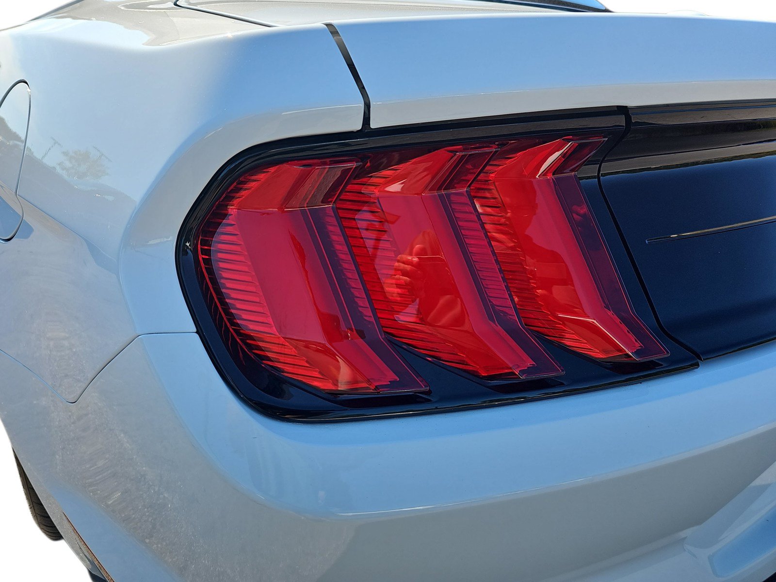 Used 2019 Ford Mustang Convertible RWD image 31