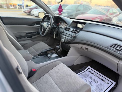 Used 2009 Honda Accord LX-P image 10