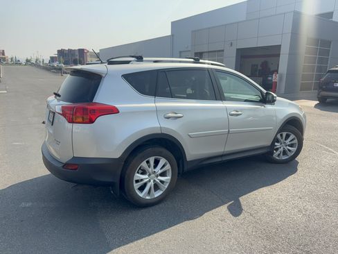 Used 2015 Toyota RAV4 Limited w/ Technology Package AWD/4WD image 4