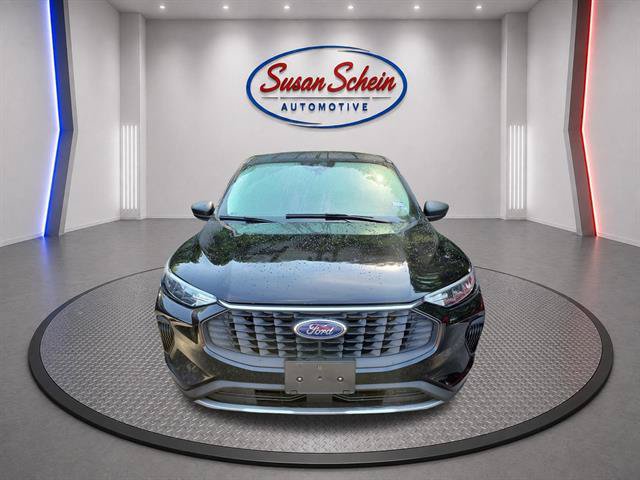Used 2025 Ford Escape Active FWD image 2