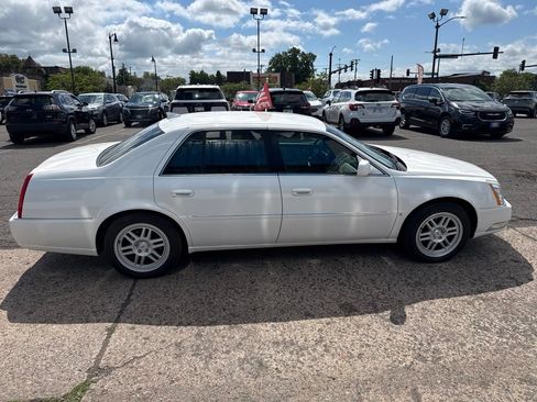 Used 2010 Cadillac DTS FWD image 10
