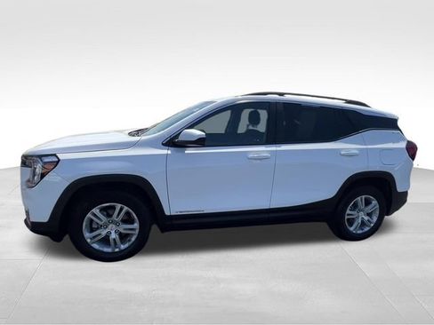 Certified 2023 GMC Terrain SLE w/ Driver Convenience Package FWD image 3