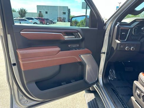Used 2023 GMC Sierra 1500 Denali Ultimate AWD/4WD image 17