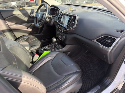 Used 2019 Jeep Cherokee Limited image 22