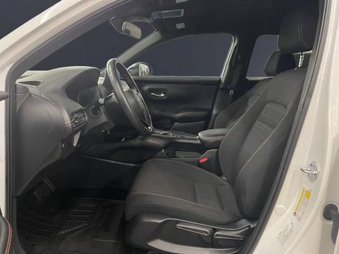 Certified 2025 Honda HR-V Sport image 9