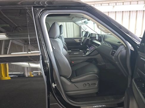 Used 2025 INFINITI QX80 Luxe w/ Cargo Package RWD image 11