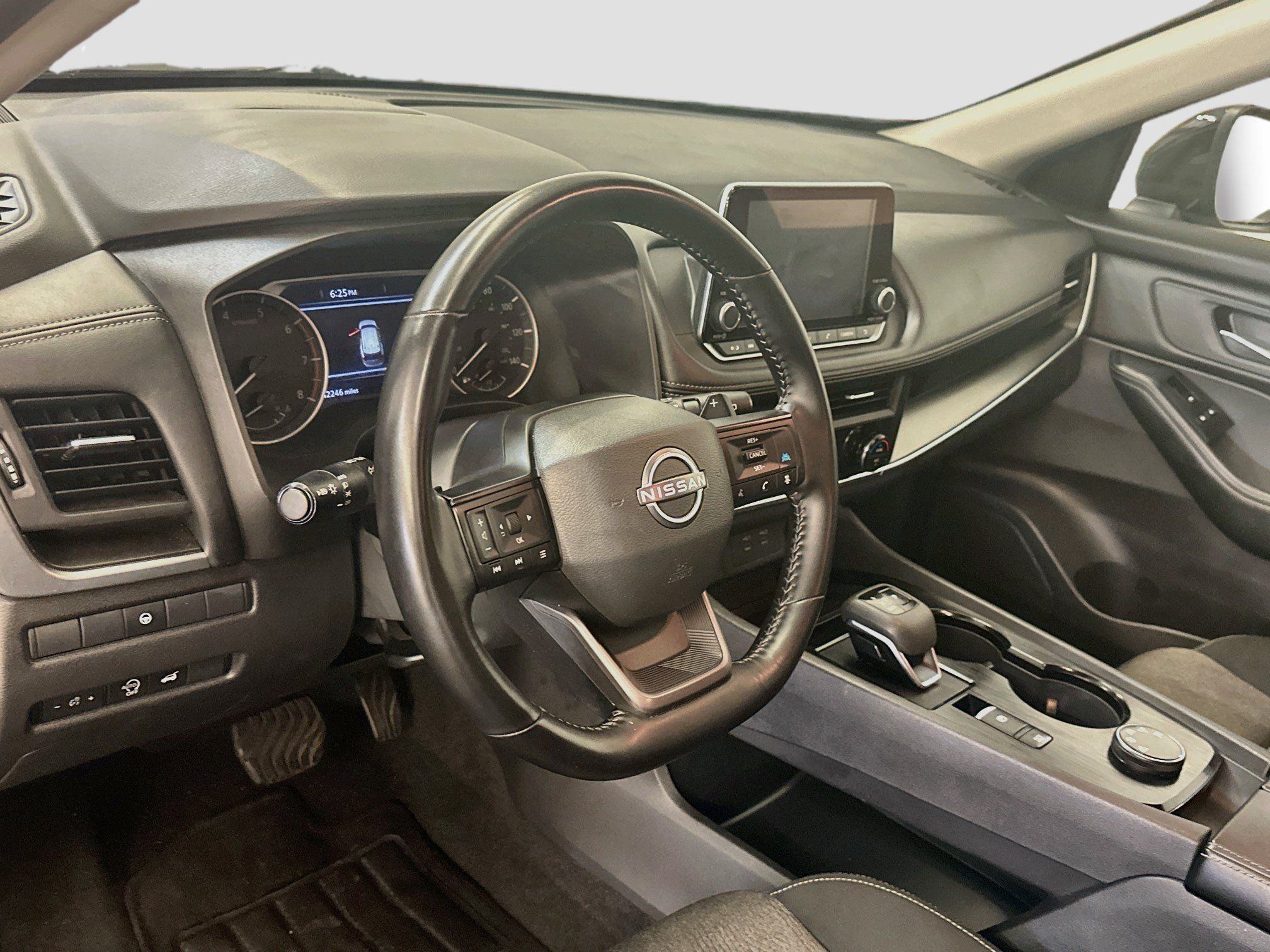 Used 2025 Nissan Rogue SV AWD/4WD image 18