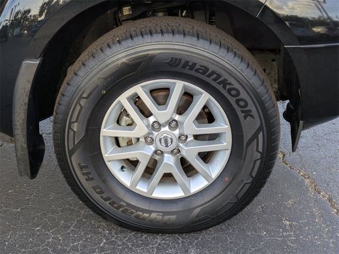 Used 2021 Nissan Frontier SV image 11