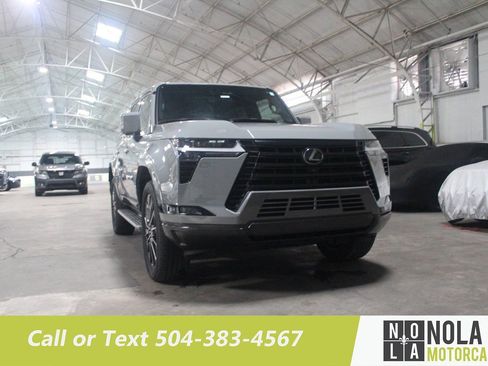 Used 2024 Lexus GX 550 w/ Accessory Package (2T) AWD/4WD image 7