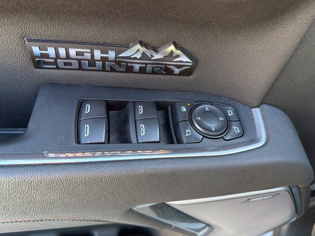 Used 2025 Chevrolet Silverado 1500 High Country w/ High Country Premium Package AWD/4WD image 27