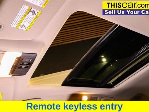 Used 2024 Nissan Pathfinder SL w/ SL Premium Package image 17