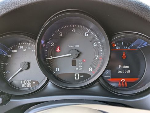 Certified 2025 Porsche Macan AWD/4WD image 17
