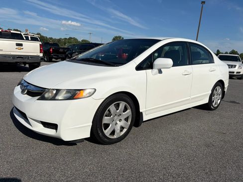 Used 2011 Honda Civic LX image 2