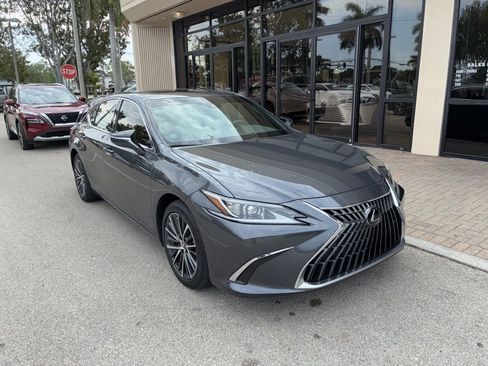 Used 2023 Lexus ES 350 w/ Premium Package image 2