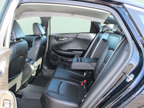 Used 2024 Chevrolet Malibu LT image 11