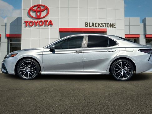 Certified 2024 Toyota Camry SE FWD image 6