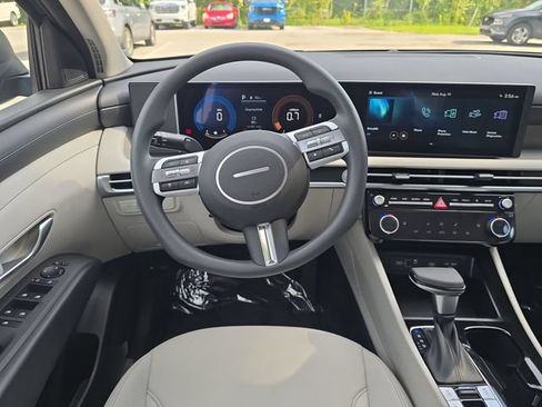 New 2026 Hyundai Tucson SEL Plus AWD/4WD image 16