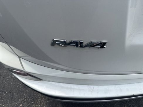 Certified 2016 Toyota RAV4 Limited image 3