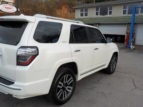 Used 2016 Toyota 4Runner Limited image 6