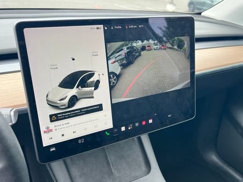 Used 2021 Tesla Model Y Long Range AWD/4WD image 20