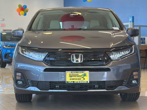 New 2026 Honda Odyssey Touring image 8
