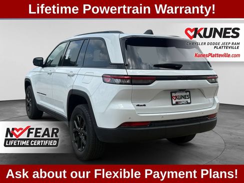 Used 2024 Jeep Grand Cherokee Altitude AWD/4WD image 7