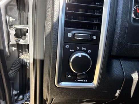 Used 2024 RAM 1500 Classic SLT AWD/4WD image 19