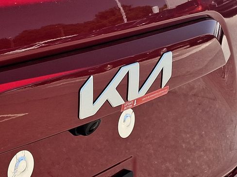 New 2026 Kia Niro LX FWD image 19