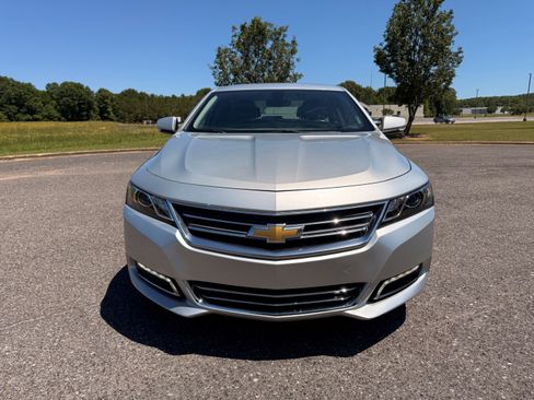 Used 2018 Chevrolet Impala LT w/ LT Convenience Package FWD image 8