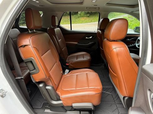 Used 2018 Chevrolet Traverse High Country w/ LPO, Floor Liner Package AWD/4WD image 25