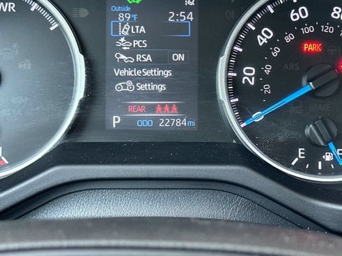 Used 2022 Toyota RAV4 LE AWD/4WD image 26