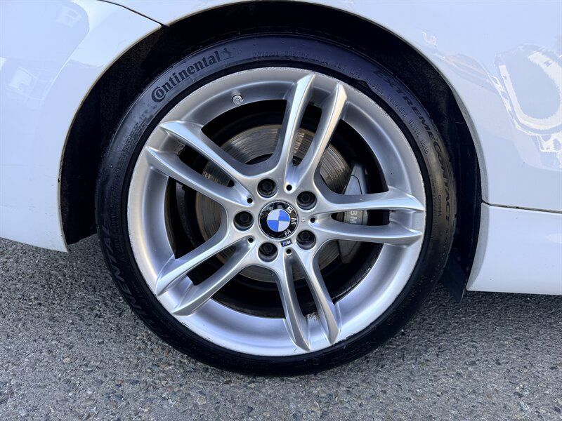 Used 2011 BMW 135i Convertible RWD image 33