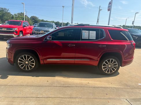 Used 2021 GMC Acadia Denali w/ Denali Technology Package FWD image 2