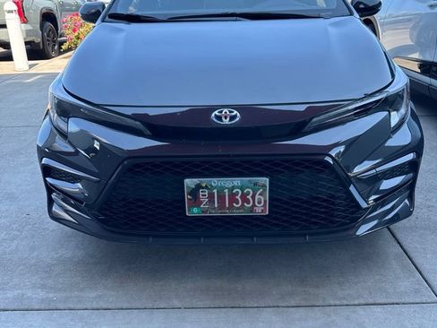 Used 2024 Toyota Corolla SE FWD image 3