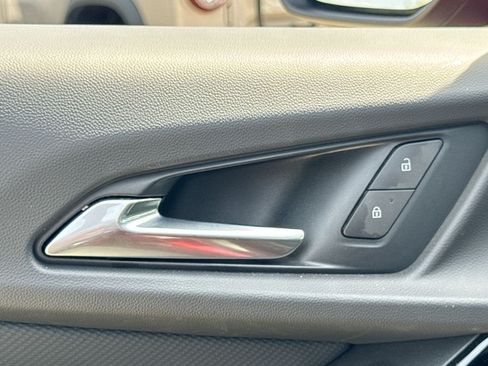 Used 2026 Chevrolet Equinox LT w/ Convenience Package II FWD image 13