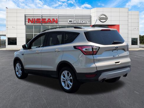 Used 2018 Ford Escape SEL FWD image 5