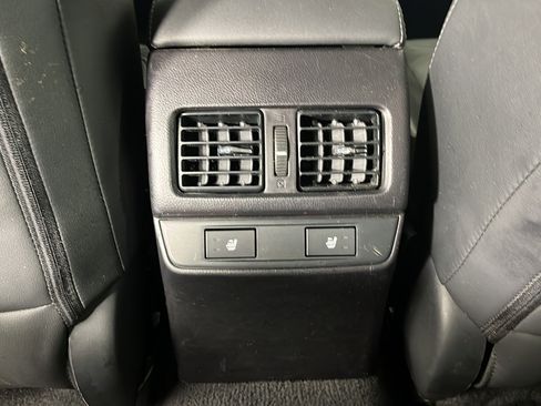 Used 2017 Subaru Outback 2.5i Limited AWD/4WD image 26