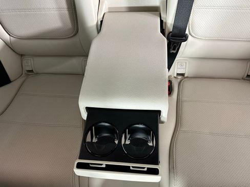 Used 2023 Mercedes-Benz C 300 4MATIC Sedan image 30