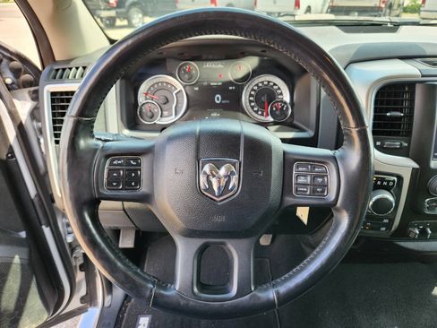 Used 2018 RAM 1500 SLT AWD/4WD image 22