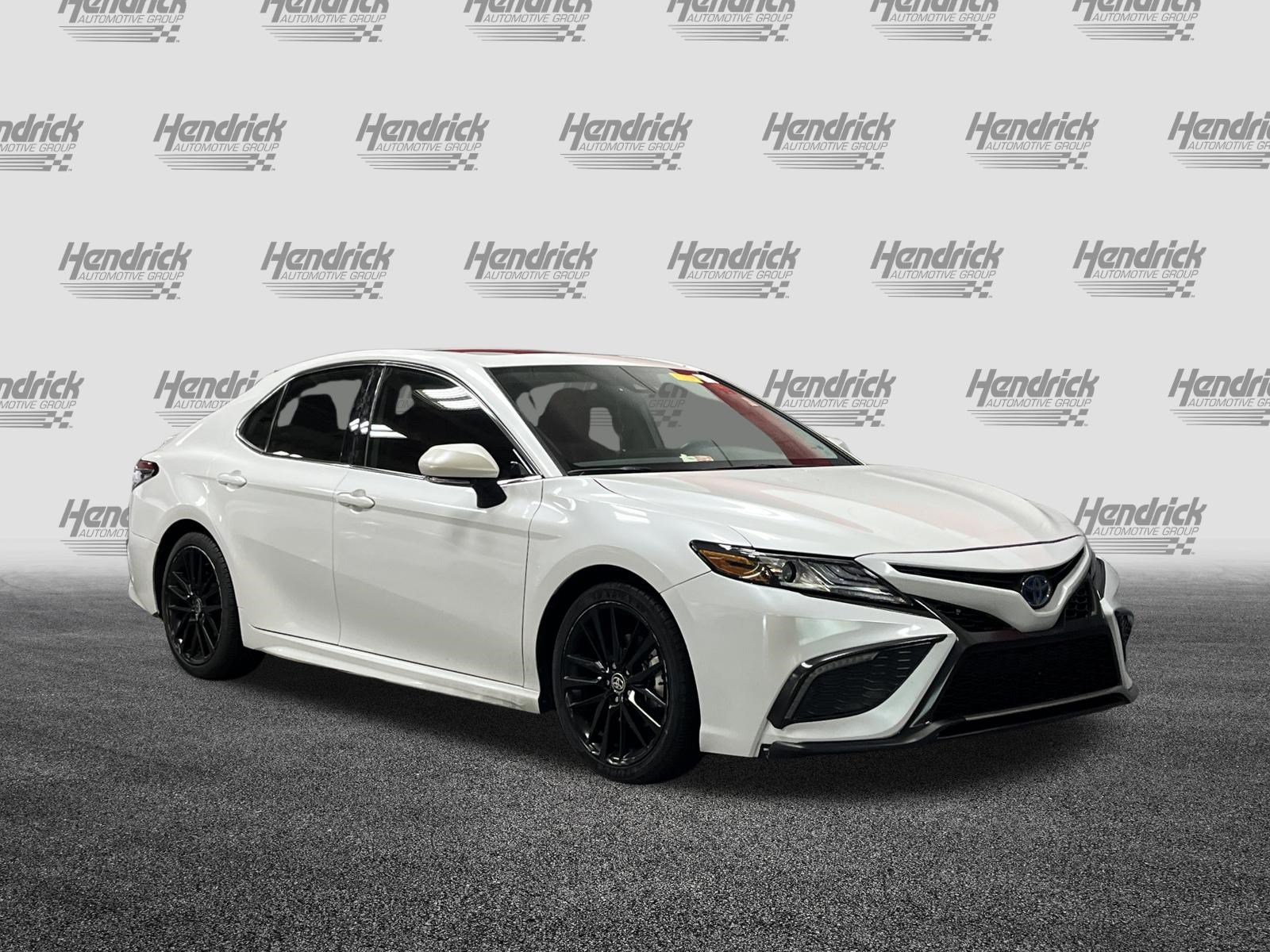 Used 2022 Toyota Camry XSE FWD image 2