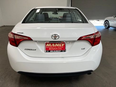 Used 2017 Toyota Corolla LE w/ Carpet Mat Package (TMS) FWD image 4