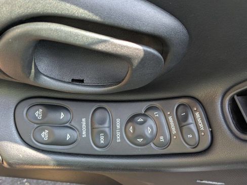 Used 2001 Chevrolet Corvette Coupe w/ Preferred Equipment Group1 image 28