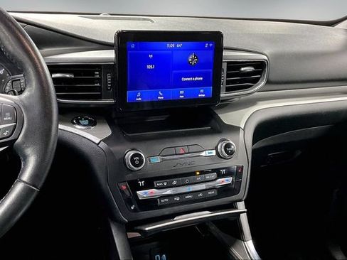 Used 2020 Ford Explorer XLT w/ Equipment Group 202A AWD/4WD image 10