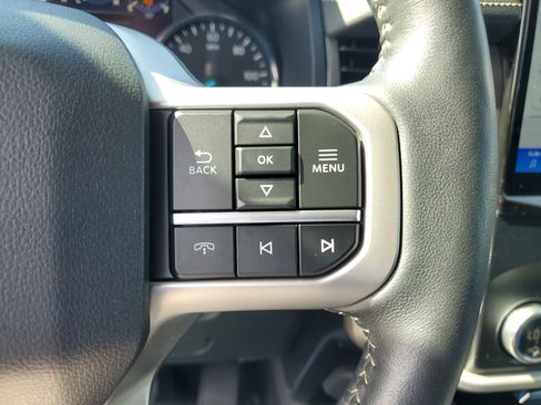 Used 2024 Ford Expedition Max XLT image 24